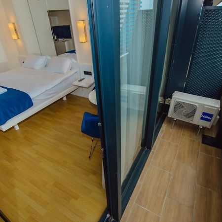 V. Orbi City Apartment Batumi Exterior photo