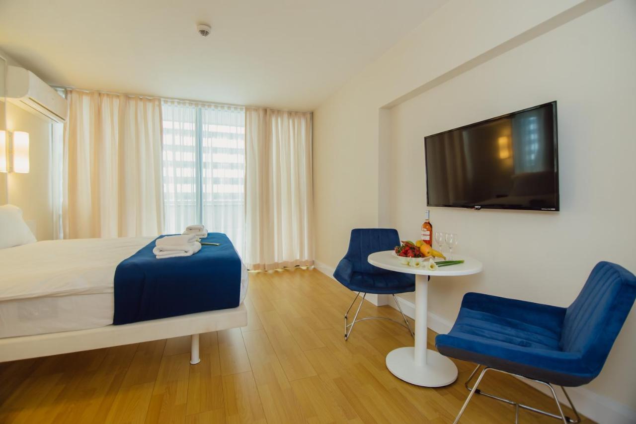 V. Orbi City Apartment Batumi Exterior photo