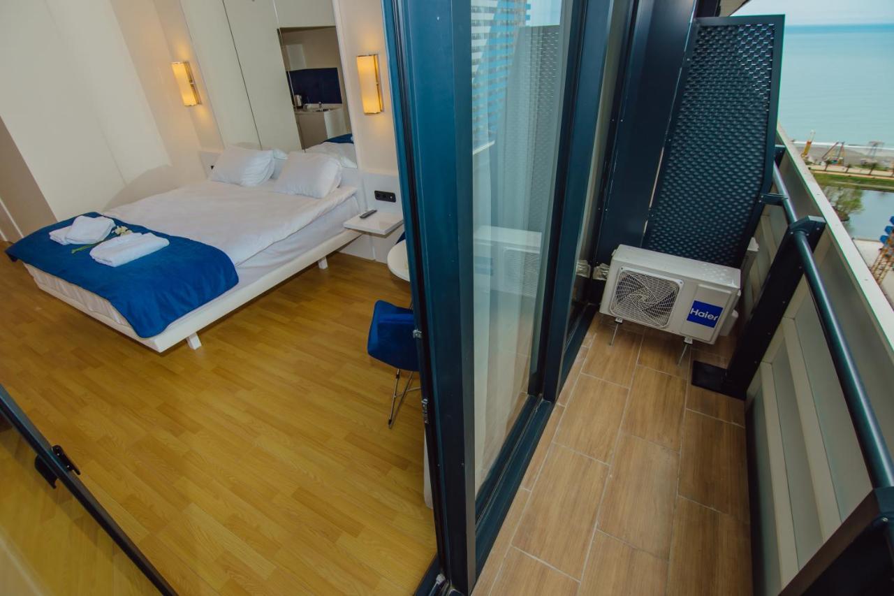 V. Orbi City Apartment Batumi Exterior photo